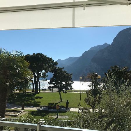 Appartement Lago Blu ريفا ديل غاردا المظهر الخارجي الصورة