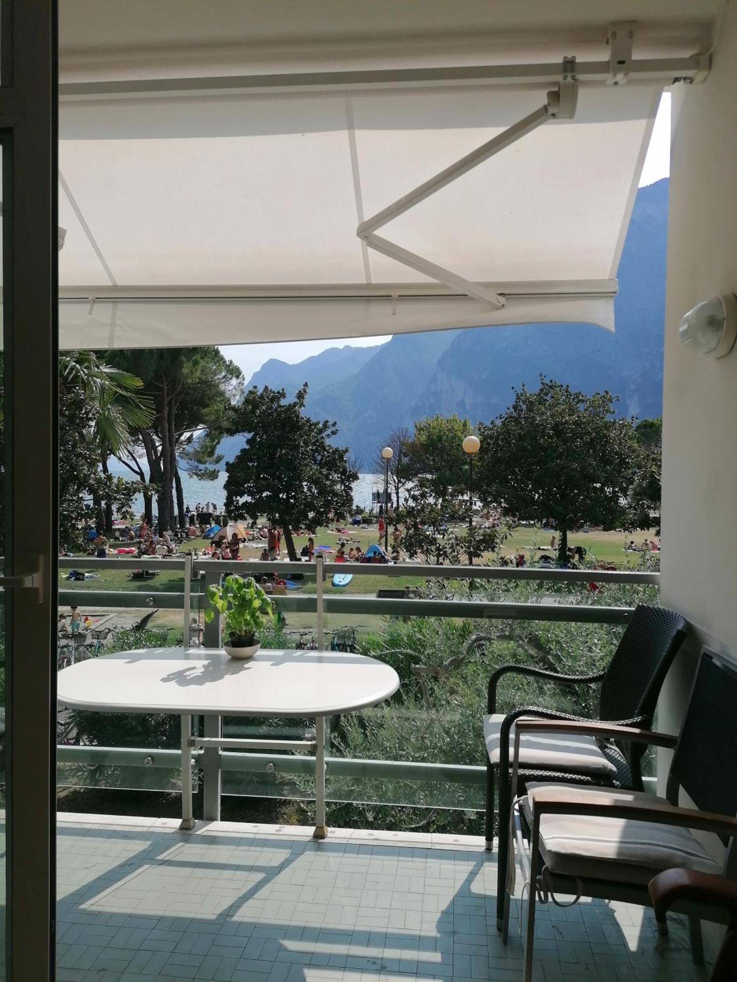 Appartement Lago Blu ريفا ديل غاردا المظهر الخارجي الصورة