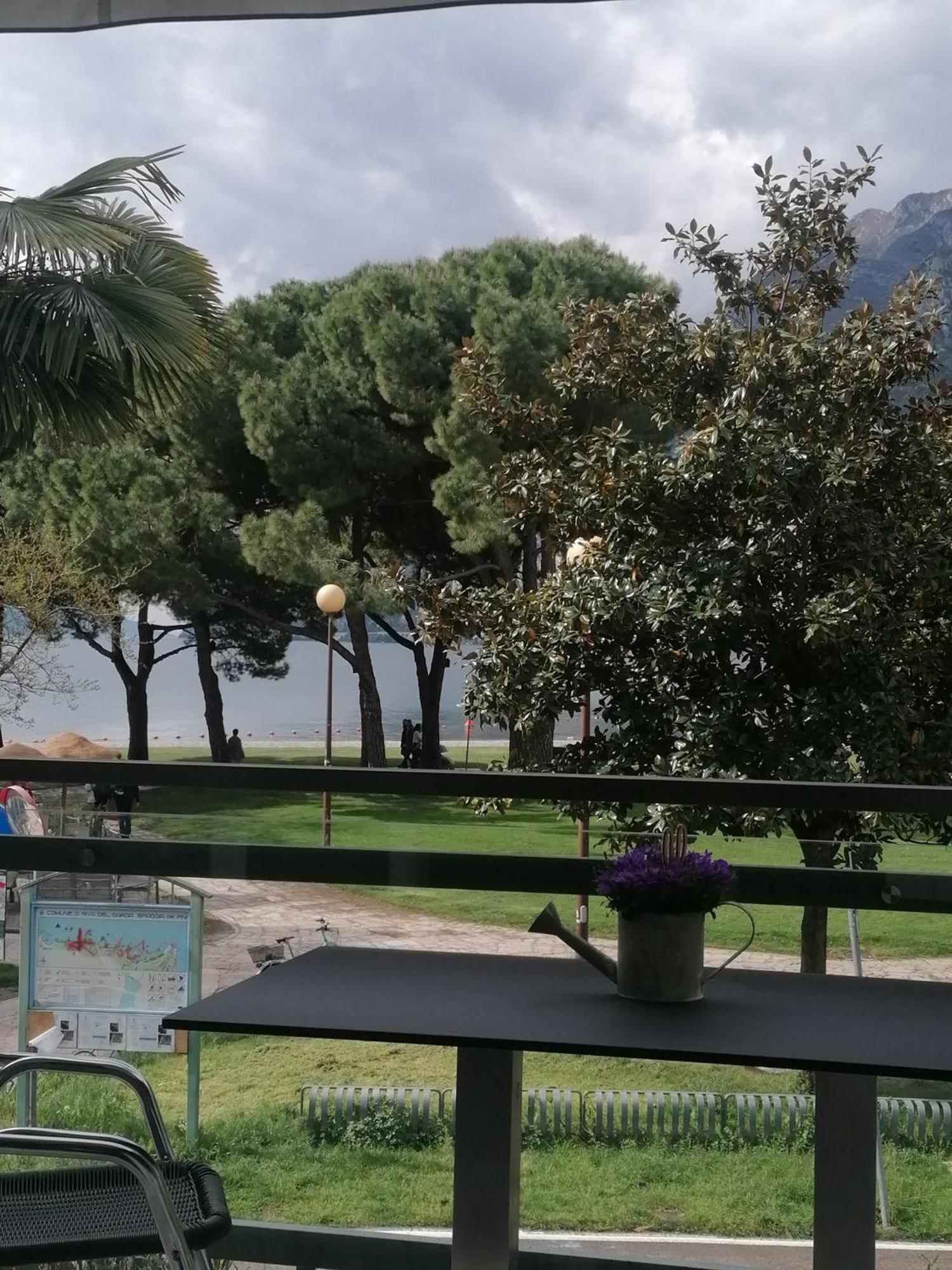 Appartement Lago Blu ريفا ديل غاردا المظهر الخارجي الصورة