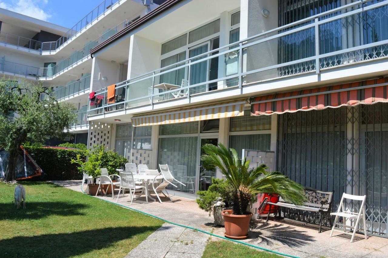 Appartement Lago Blu ريفا ديل غاردا المظهر الخارجي الصورة