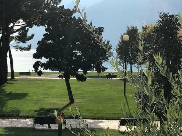Appartement Lago Blu ريفا ديل غاردا المظهر الخارجي الصورة