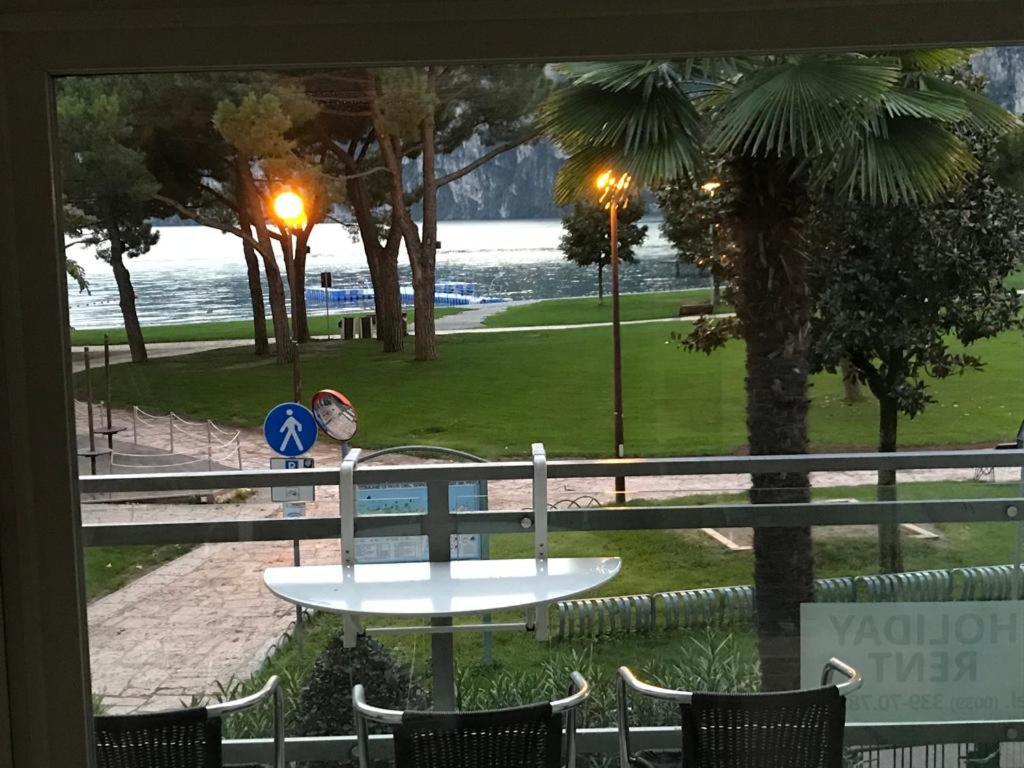 Appartement Lago Blu ريفا ديل غاردا المظهر الخارجي الصورة